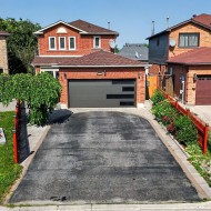 1642 Pepperwood Gate  Pickering, ON L1X 2K1