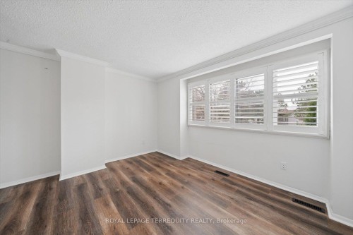 1825 Hyde Mill Crescent, Mississauga, ON - Indoor Photo Showing Other Room