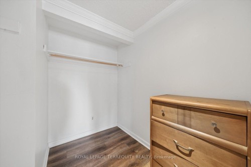 1825 Hyde Mill Crescent, Mississauga, ON - Indoor Photo Showing Other Room