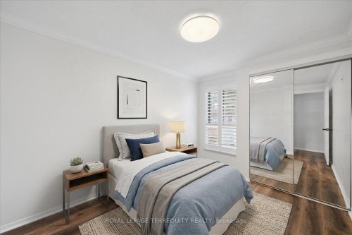 1825 Hyde Mill Crescent, Mississauga, ON - Indoor Photo Showing Bedroom