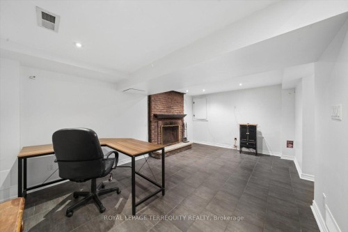 1825 Hyde Mill Crescent, Mississauga, ON - Indoor With Fireplace