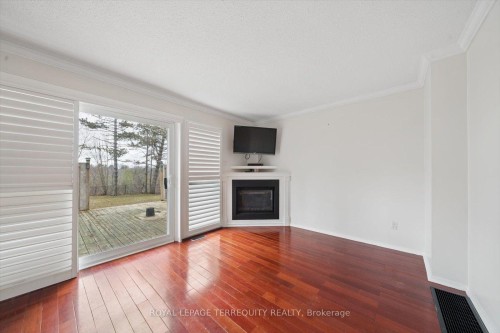 1825 Hyde Mill Crescent, Mississauga, ON - Indoor Photo Showing Living Room With Fireplace