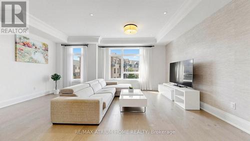 50 Active Road, Markham, ON - Indoor Photo Showing Living Room