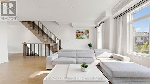 50 Active Road, Markham, ON - Indoor Photo Showing Living Room