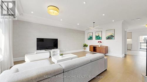 50 Active Road, Markham, ON - Indoor Photo Showing Living Room