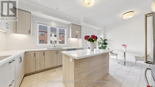 50 Active Road, Markham, ON - Indoor Photo Showing Kitchen With Upgraded Kitchen
