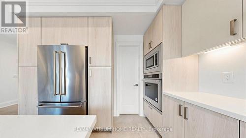 50 Active Road, Markham, ON - Indoor Photo Showing Kitchen With Stainless Steel Kitchen