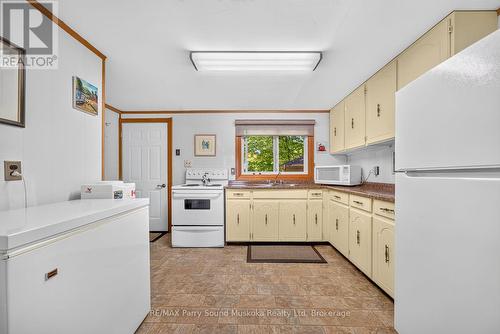 2 South Point Drive, Mckellar, ON - Indoor