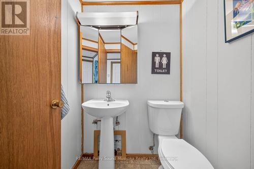 2 South Point Drive, Mckellar, ON - Indoor Photo Showing Bathroom