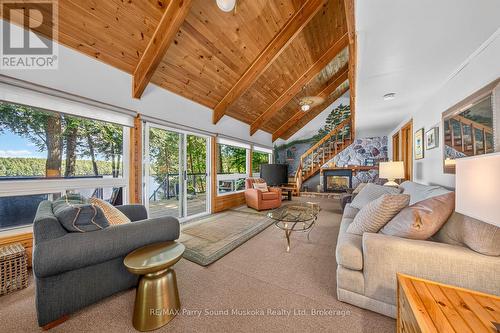 2 South Point Drive, Mckellar, ON - Indoor Photo Showing Living Room