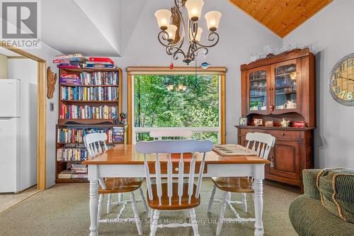 2 South Point Drive, Mckellar, ON - Indoor Photo Showing Dining Room