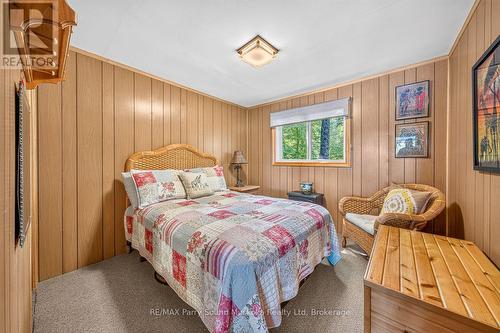2 South Point Drive, Mckellar, ON - Indoor Photo Showing Bedroom