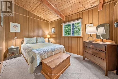 2 South Point Drive, Mckellar, ON - Indoor Photo Showing Bedroom