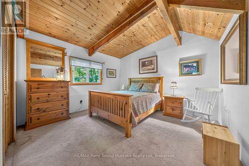 2 South Point Drive, Mckellar, ON - Indoor Photo Showing Bedroom