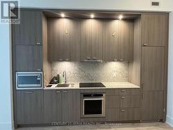 402 - 115 DENISON AVENUE Toronto, ON M5T 2N1