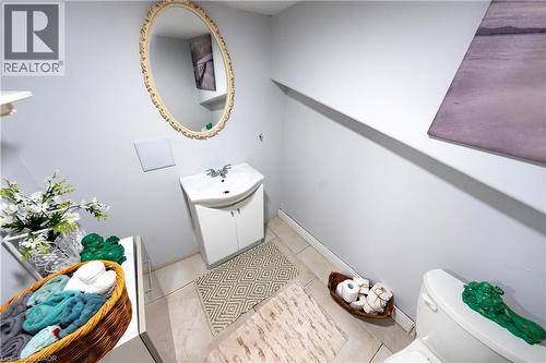 601 York Road, Dundas, ON - Indoor Photo Showing Bathroom