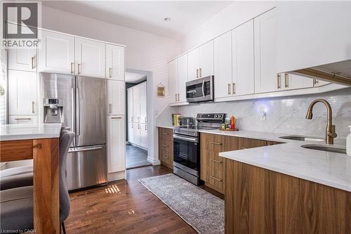165 Markland Street, Hamilton, ON - Indoor Photo Showing Kitchen With Upgraded Kitchen