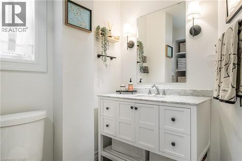 165 Markland Street, Hamilton, ON - Indoor Photo Showing Bathroom