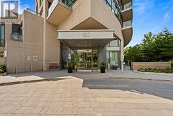 913 - 160 VANDERHOOF AVENUE Toronto, ON M4G 4K3