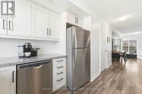 9 - 2550 Bromus Path, Oshawa, ON - Indoor Photo Showing Kitchen