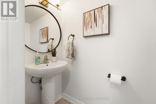 9 - 2550 Bromus Path, Oshawa, ON - Indoor Photo Showing Bathroom
