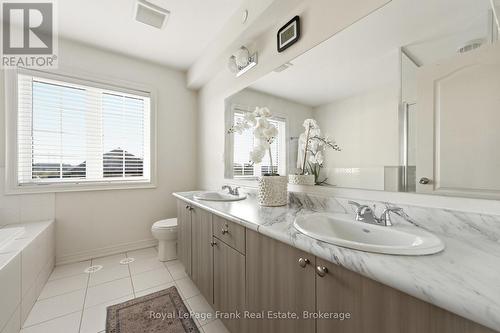 9 - 2550 Bromus Path, Oshawa, ON - Indoor Photo Showing Bathroom