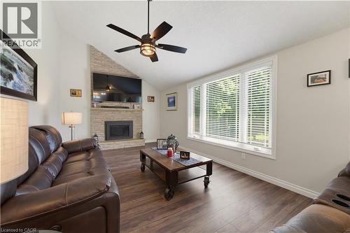 32 Stonehaven Place, Cambridge, ON - Indoor Photo Showing Living Room With Fireplace