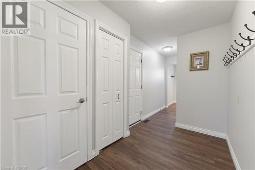 Mudroom off of heated garage - 32 Stonehaven Place, Cambridge, ON - Indoor Photo Showing Other Room