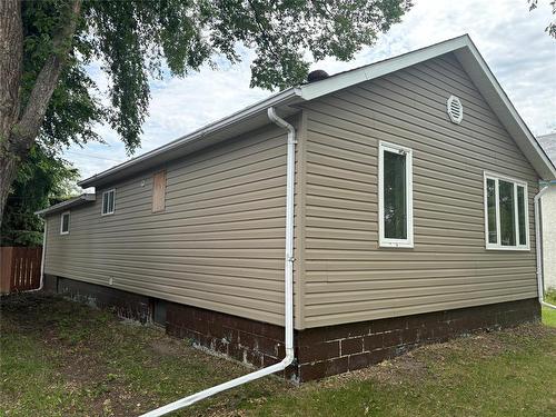 330 Mountain Avenue, Killarney, MB - Outdoor With Exterior