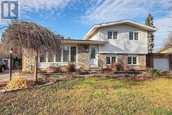 35 BRENT AVENUE  Ottawa, ON K2G 3L1