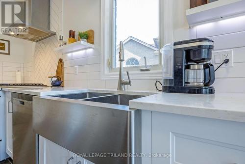 15 Augusta Crescent, St. Thomas, ON - Indoor Photo Showing Kitchen With Double Sink With Upgraded Kitchen