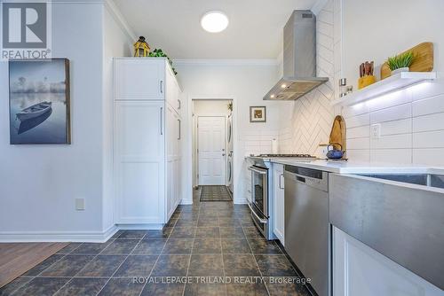 15 Augusta Crescent, St. Thomas, ON - Indoor Photo Showing Kitchen