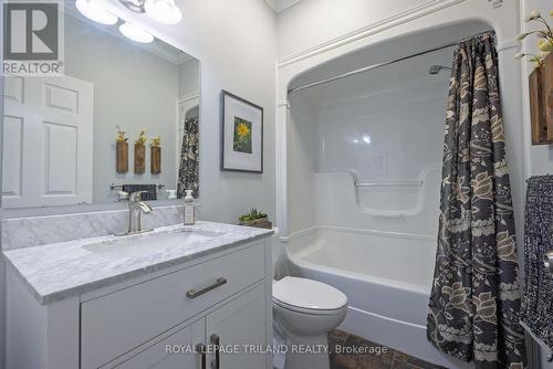 15 Augusta Crescent, St. Thomas, ON - Indoor Photo Showing Bathroom