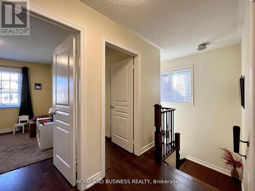 5532 Meadowcrest Avenue, Mississauga, ON - Indoor Photo Showing Other Room