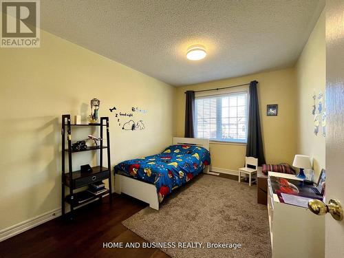 5532 Meadowcrest Avenue, Mississauga, ON - Indoor Photo Showing Bedroom