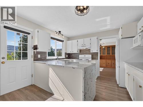 2220 Thacker Drive, West Kelowna, BC - Indoor Photo Showing Other Room