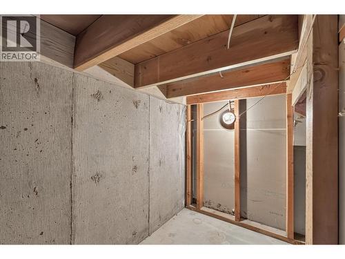 2220 Thacker Drive, West Kelowna, BC - Indoor