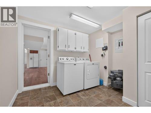 suite laundry and mud room, separate entrance - 2220 Thacker Drive, West Kelowna, BC - Indoor Photo Showing Laundry Room