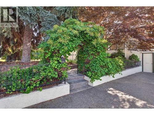 2220 Thacker Drive, West Kelowna, BC - Outdoor