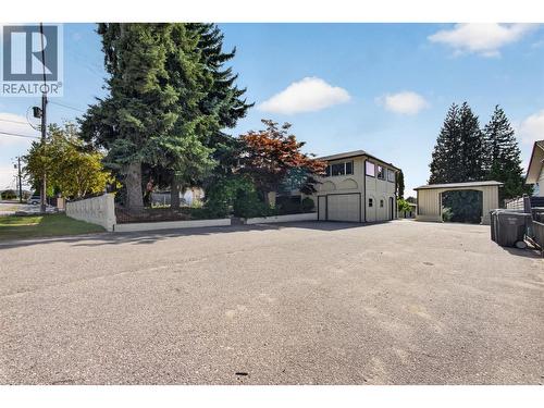 2220 Thacker Drive, West Kelowna, BC - Outdoor