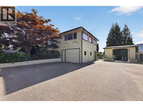 2220 Thacker Drive, West Kelowna, BC - Outdoor