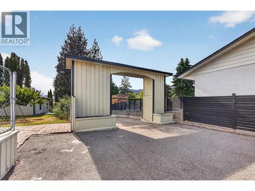 2220 Thacker Drive, West Kelowna, BC - Outdoor