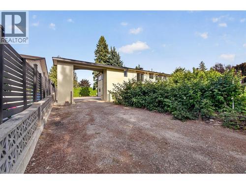 2220 Thacker Drive, West Kelowna, BC - Outdoor