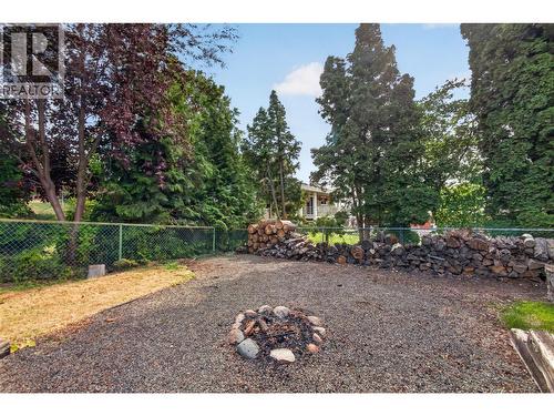 2220 Thacker Drive, West Kelowna, BC - Outdoor