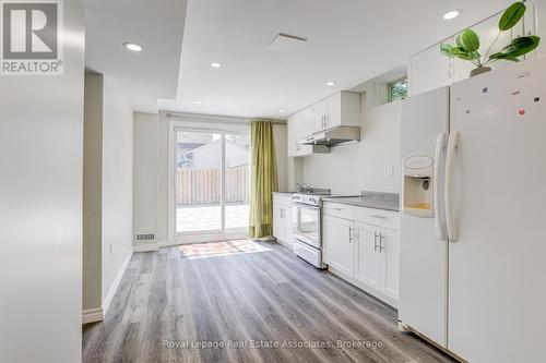 5453 Middleport Crescent, Mississauga, ON - Indoor Photo Showing Kitchen