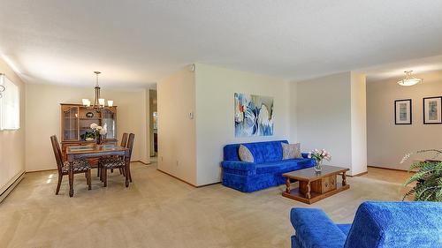 2434 Rhondda Crescent, Kelowna, BC - Indoor Photo Showing Other Room