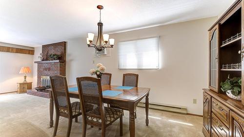 2434 Rhondda Crescent, Kelowna, BC - Indoor Photo Showing Dining Room