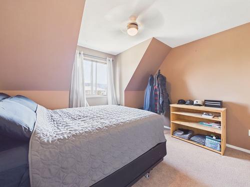 209-1004 23Rd Avenue, Cranbrook, BC - Indoor Photo Showing Bedroom