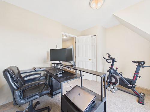 209-1004 23Rd Avenue, Cranbrook, BC - Indoor Photo Showing Gym Room