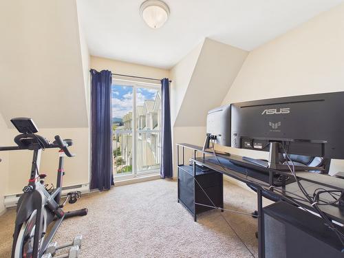 209-1004 23Rd Avenue, Cranbrook, BC - Indoor Photo Showing Gym Room